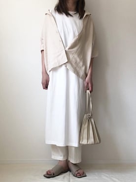 「NEUNA（ヌナ）のカヌレ巾着型プリーツハンドバッグ（ハンドバッグ）」を使った、𝚔𝚘さん（レディース・160cm）の春コーディネート