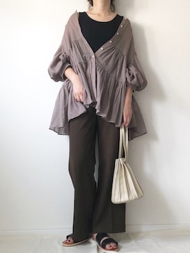 「NEUNA（ヌナ）のカヌレ巾着型プリーツハンドバッグ（ハンドバッグ）」を使った、𝚔𝚘さん（レディース・160cm）の夏コーディネート