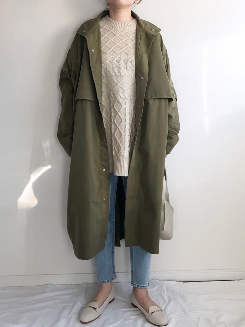 「パンプス、フラットシューズ、ミリタリー、モッズコート、春めきシューズ、H&M、大人カジュアル、UNIQLO、春コーデ、シンプルコーデ」｜「Ambre Neigeのキルティングライナー付きタックスリーブモッズコート／【WEB/EC限定商品】（モッズコート、グリーン系）」を使った、𝚔𝚘さん（レディース・160cm）の春コーディネートの1枚目の写真