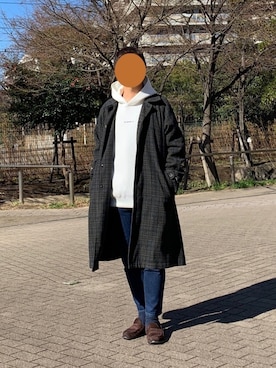 「ロゴパーカー」｜「アイテム（ステンカラーコート）」を使った、MYさん（メンズ・172cm）の冬コーディネート