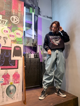 「DIESEL（ディーゼル）のレディース スウェット パーカープルオーバー オーガニックコットン（パーカー、ブラック系）」を使った、Tolentino (トレンティーノ)さん（レディース・166cm）の春コーディネート