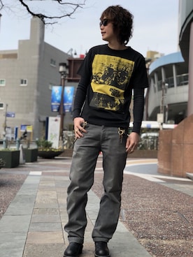 「ショット」｜「アイテム（チノパンツ）」を使った、KENJI KUBOTAさん（メンズ・176cm）の春コーディネート