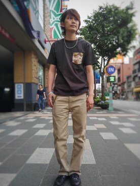 「ショット」｜「アイテム（チノパンツ）」を使った、KENJI KUBOTAさん（メンズ・176cm）の夏コーディネート