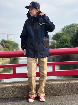 「新作」｜「アイテム（マウンテンパーカー）」を使った、KENJI KUBOTAさん（メンズ・176cm）の夏コーディネート