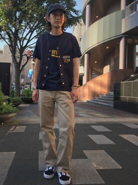 「ショット」｜「アイテム（チノパンツ）」を使った、KENJI KUBOTAさん（メンズ・176cm）の夏コーディネート