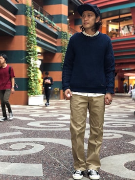 「ショット」｜「アイテム（チノパンツ）」を使った、KENJI KUBOTAさん（メンズ・176cm）の秋コーディネート