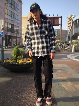 「ショット」｜「アイテム（チノパンツ）」を使った、KENJI KUBOTAさん（メンズ・176cm）の春コーディネート