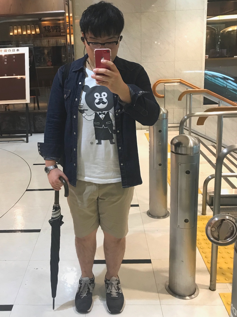 「秋服準備はじめました、秋コーデ、スニーカー、ストリート、OMEGA、UNIQLO、BEAMS、TAKEO KIKUCHI」｜「BEAMSのFUJI ROCK FESTIVAL’18 × BEAMS / The Wonderful! design works. バッグ ベア Tシャツ（Tシャツ/カットソー、ホワイト系）」を使った、Masanobu さん（メンズ・171cm）の秋コーディネートの1枚目の写真