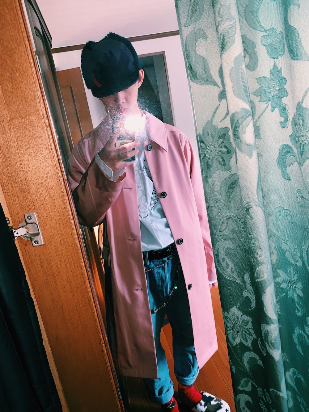 「きれいめカジュアル、コート、ストリート、ストリートMIX、ファッション手当、年末WEAR感謝祭、おしゃれさんと繋がりたい、シャツスタイル、DAIRIKU、phingerin」｜「PHINGERINのPHINGERIN CUSHY CAP (PD-182 HA-011)（キャップ、ブラック系）」を使った、KOUKI  さん（メンズ・178cm）の冬コーディネートの1枚目の写真