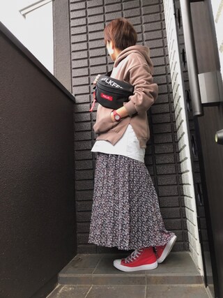 Yuka 使用「Honeys（プリーツスカート）」的時尚穿搭