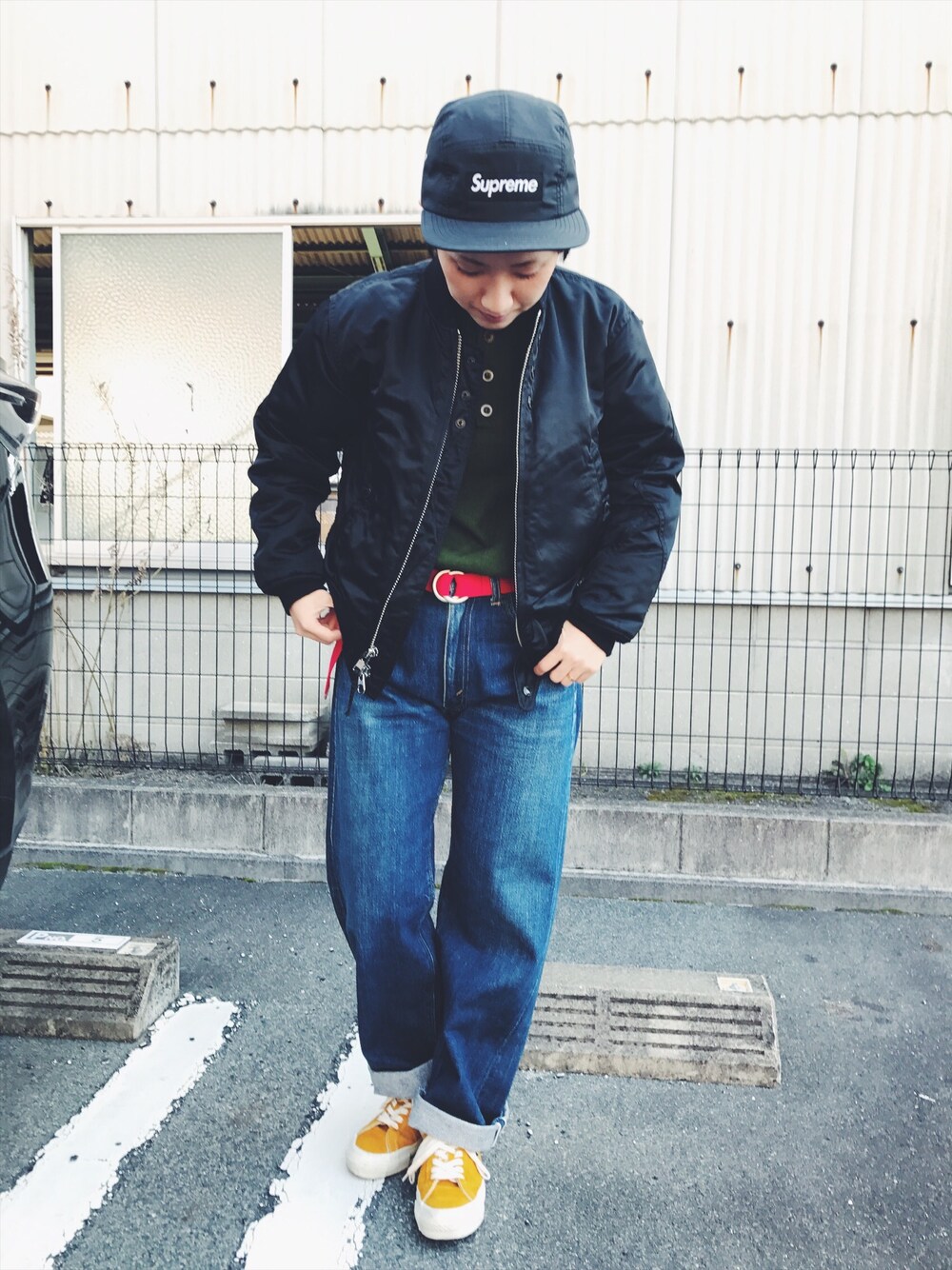 「スニーカー、デニム、ミリタリー、FWK by Engineered Garments、Levis、vintage、converse、onestar、CAMBER、supreme」｜「CAMBERのアイテム（Tシャツ/カットソー、グリーン系）」を使った、mariさん（レディース・150cm）の冬コーディネートの1枚目の写真