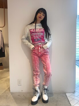 X-girlのデニムパンツ（ピンク系）を使った人気ファッション