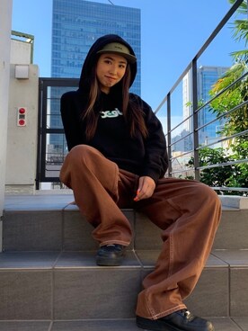 「X-girl（エックスガール）のWIDE TAPERED PANTS（その他パンツ）」を使った、西端真由さん（レディース・158cm）の冬コーディネート