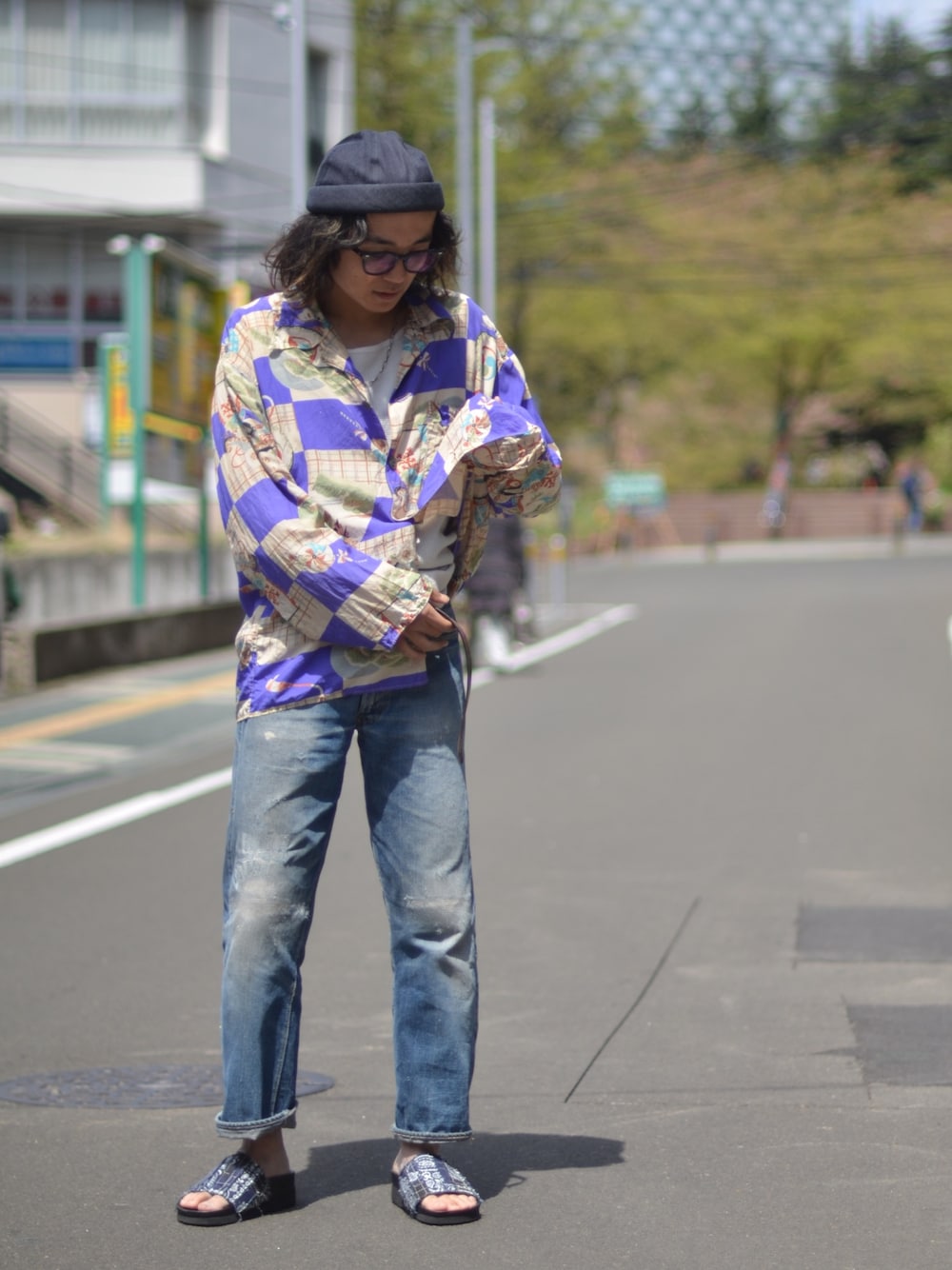 「はるコーデ、シンプルコーデ、デニムパンツ、アロハシャツ、ヴィンテージ」｜「VINTAGEの1940s vintage long sleeve aloha shirt（シャツ/ブラウス、その他）」を使った、Utah___MATSUYANさん（メンズ・165cm）の春コーディネートの1枚目の写真