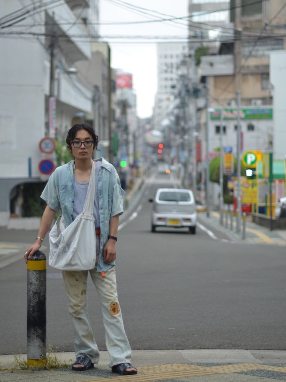 「夏コーデ、vintage、Levis646、ニュースペーパーバッグ、シャンブレーシャツ」｜「VINTAGEの1950s vintage chambray shirt（シャツ/ブラウス、ブルー系）」を使った、Utah___MATSUYANさん（メンズ・165cm）の春コーディネートの1枚目の写真