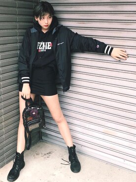「Champion（チャンピオン）のアイテム（ナイロンジャケット）」を使った、MILAさん（レディース・174cm）の冬コーディネート