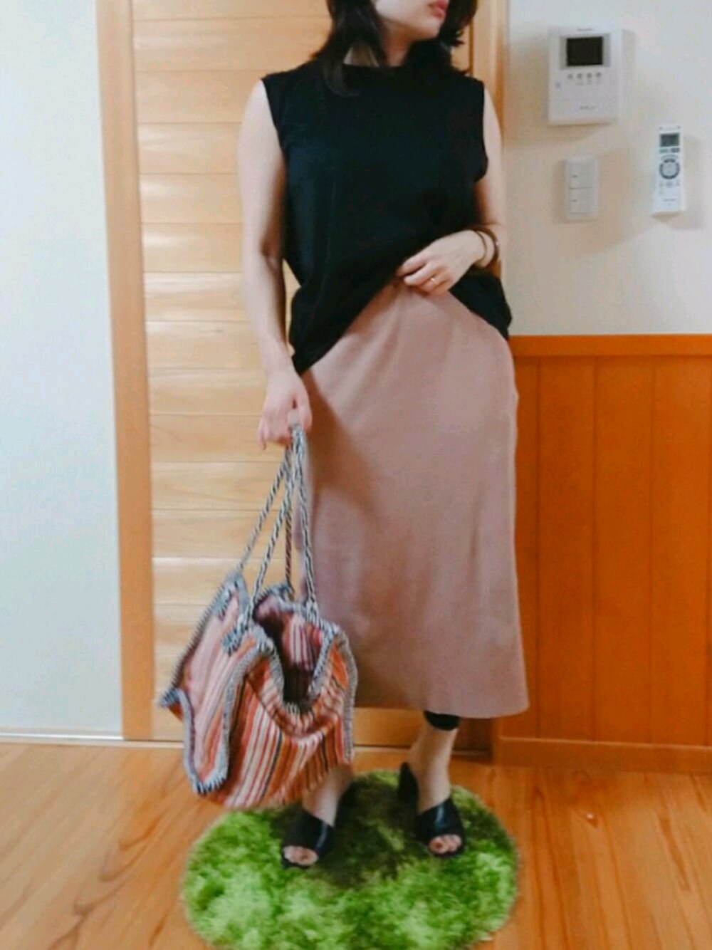 「ぽっちゃり、低身長、ママコーデ、夏のボーダーフェス、ボーダーバッグ、スカート、アシメサンダル、レプシィム(LEPSIM)」｜「LEPSIMの2P ウッドバングル　837799（バングル/リストバンド、ブラウン系）」を使った、Kuroさん（レディース・154cm）の夏コーディネートの1枚目の写真
