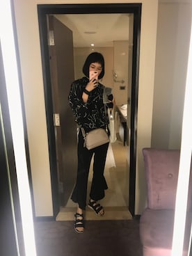 「SISLEY（シスレー）のアイテム（パンツ）」を使った、VIVIAN🗿さん（レディース・171cm）の秋コーディネート