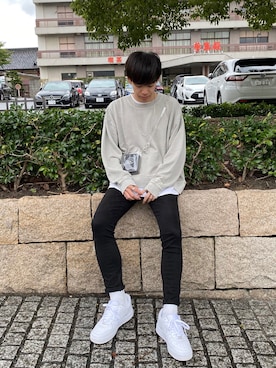 「UNIQLO（ユニクロ）のWOMEN ウルトラストレッチジーンズ（デニムパンツ）」を使った、Ryoさん（メンズ・172cm）の秋コーディネート