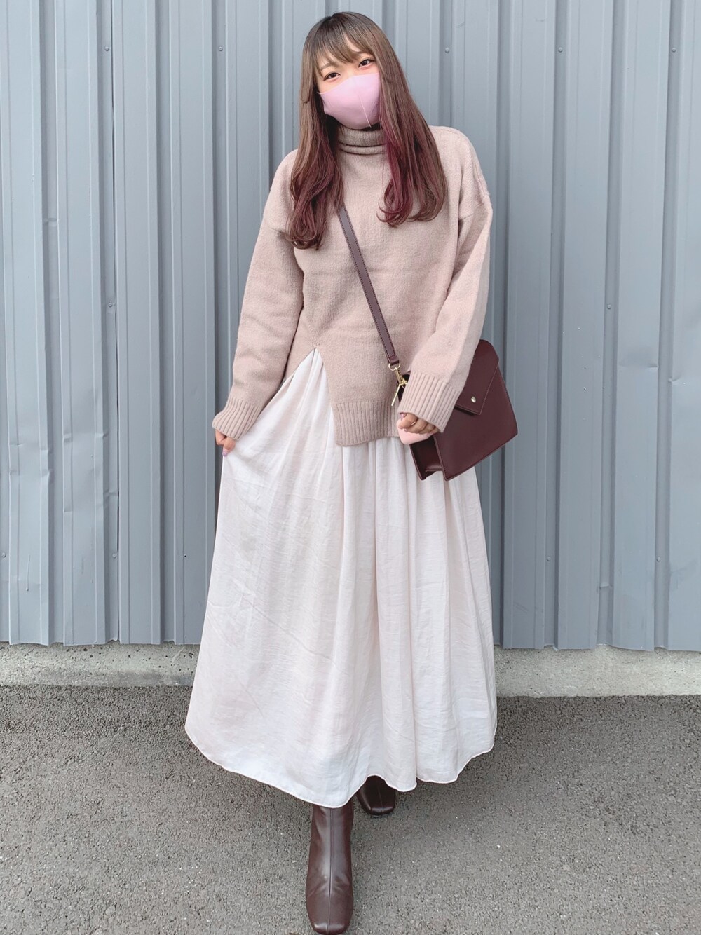 「大人カジュアル、大人かわいい、低身長、フレアスカート、冬コーデ、GRL、moitytto、フーズフーチコ、プチプラ、ハイネック」｜「GRLのギャザーフレアスカート（スカート、ベージュ系）」を使った、日向結衣さん（レディース・150cm）の冬コーディネートの1枚目の写真