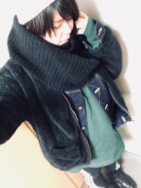 「スウエット」｜「アイテム（デニムジャケット）」を使った、香織さん（レディース・157cm）の冬コーディネート