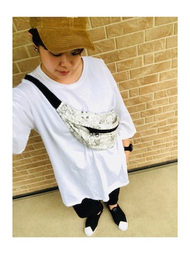 「VIA BUS STOP（ヴィアバスストップ）のアイテム」を使った、香織さん（レディース・157cm）の夏コーディネート