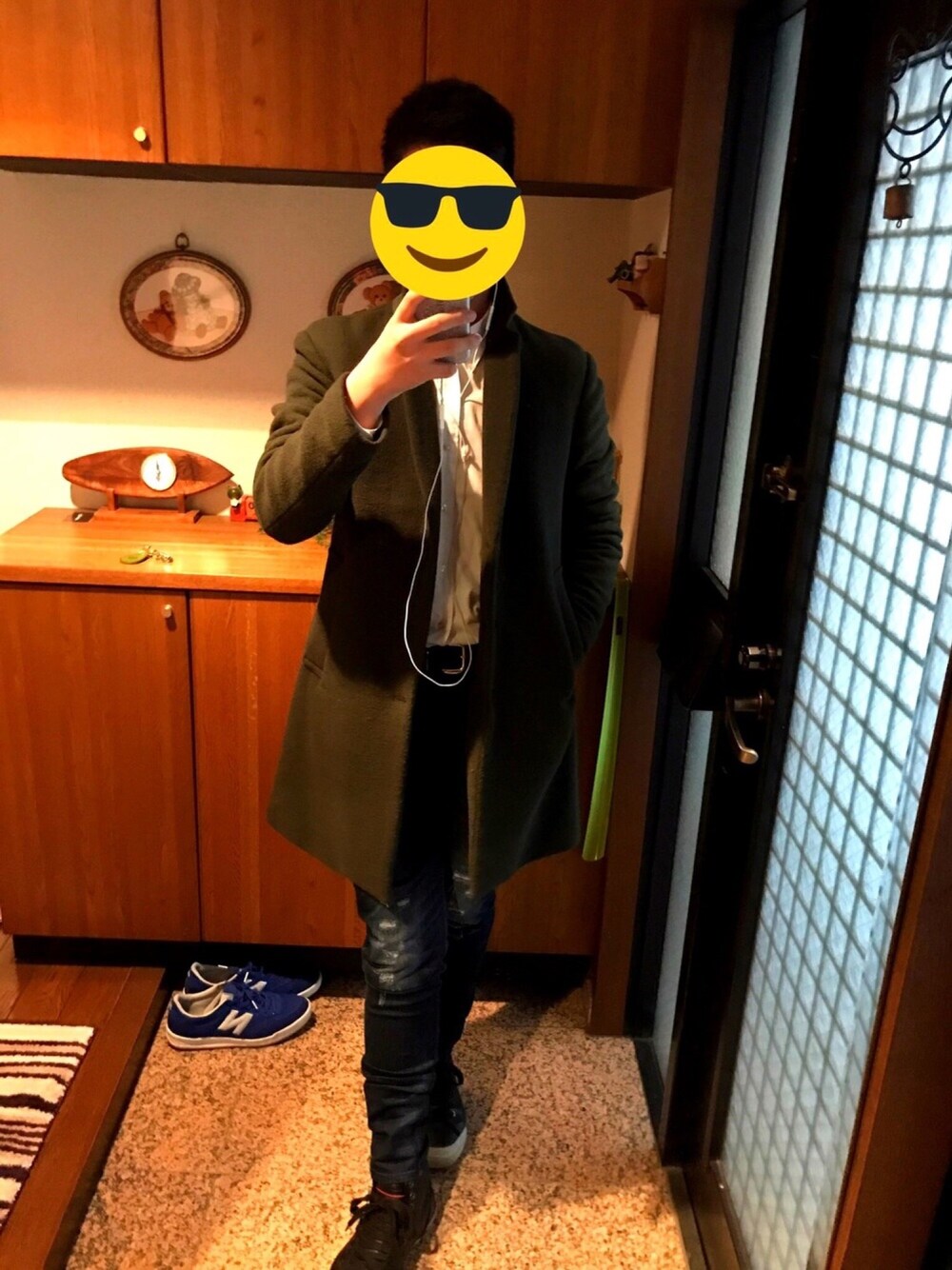 「GLOBAL WORKのアイテム（ステンカラーコート、グリーン系）」を使った、はっしーさん（メンズ・178cm）の春コーディネートの1枚目の写真
