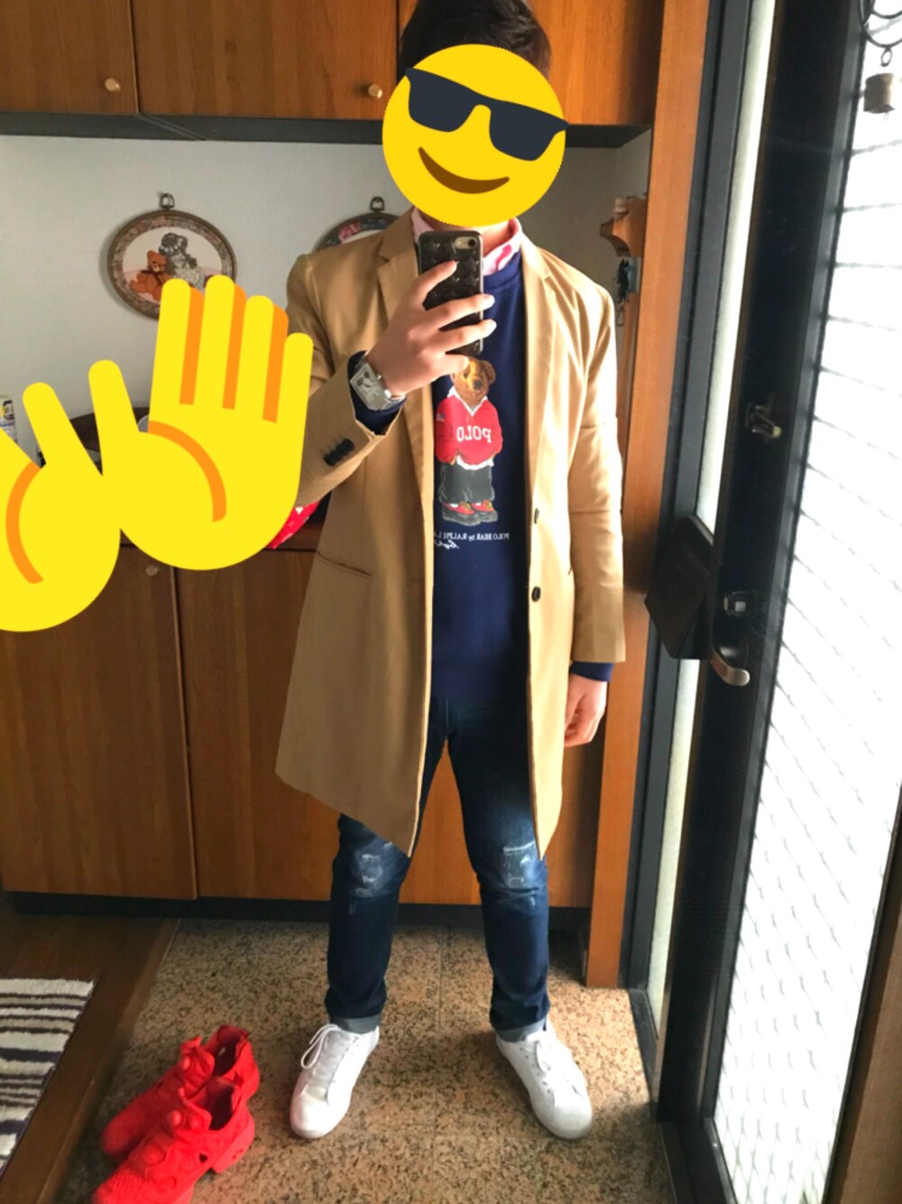 「春、シンプルコーデ、adidas、デニム、ラルフローレン」｜「SHIPSのアイテム（チェスターコート、ベージュ系）」を使った、はっしーさん（メンズ・177cm）の春コーディネートの1枚目の写真