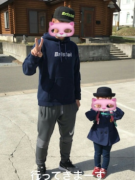 「F.C.Real Bristol（エフシーレアルブリストル）のアイテム（パーカー）」を使った、トドリゲスさん（メンズ・178cm）の春コーディネート
