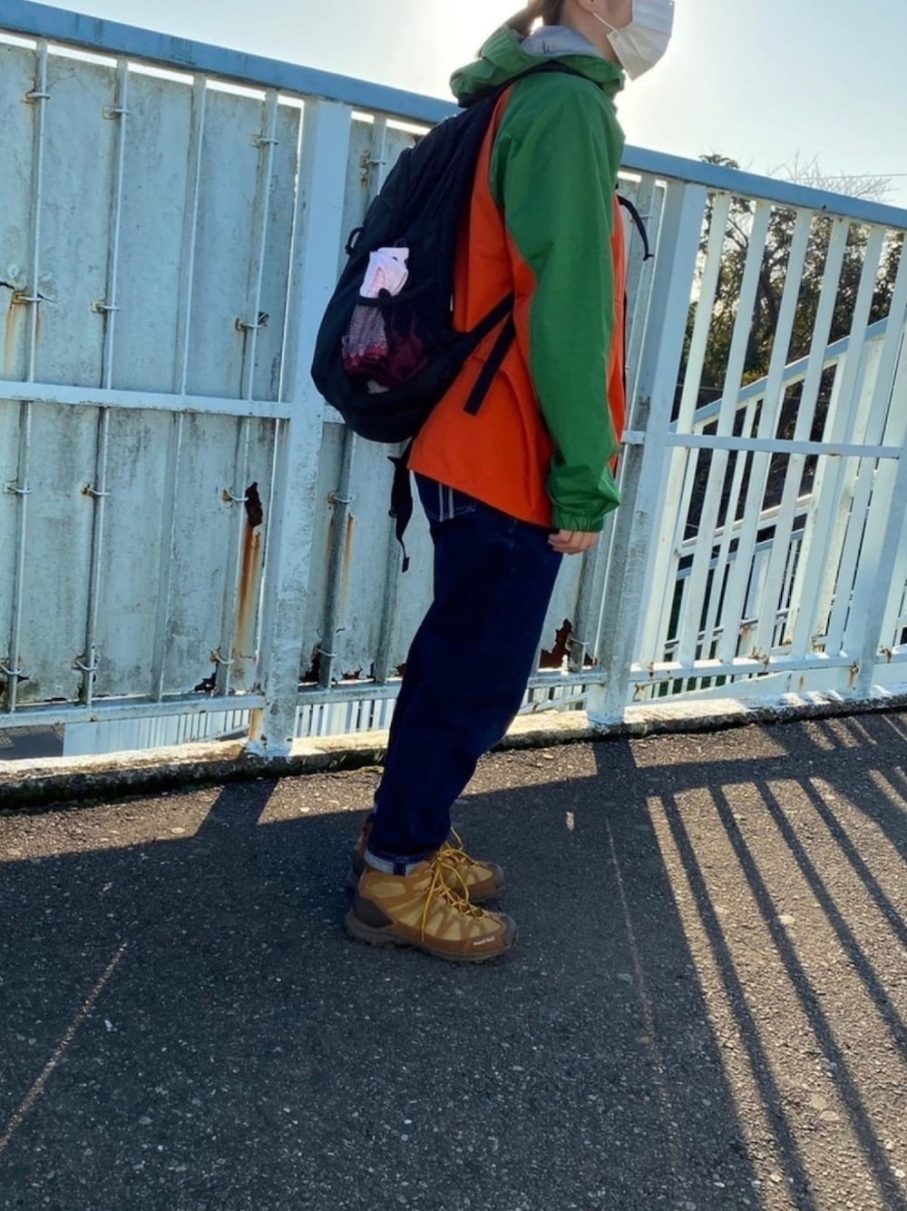 「登山、ハイキング、モンベル、mont-bell、cepo.、冬コーデ、ootd、カジュアル」｜「mont-bellのアイテム（その他アウター、オレンジ系）」を使った、megさん（レディース・160cm）の冬コーディネートの1枚目の写真