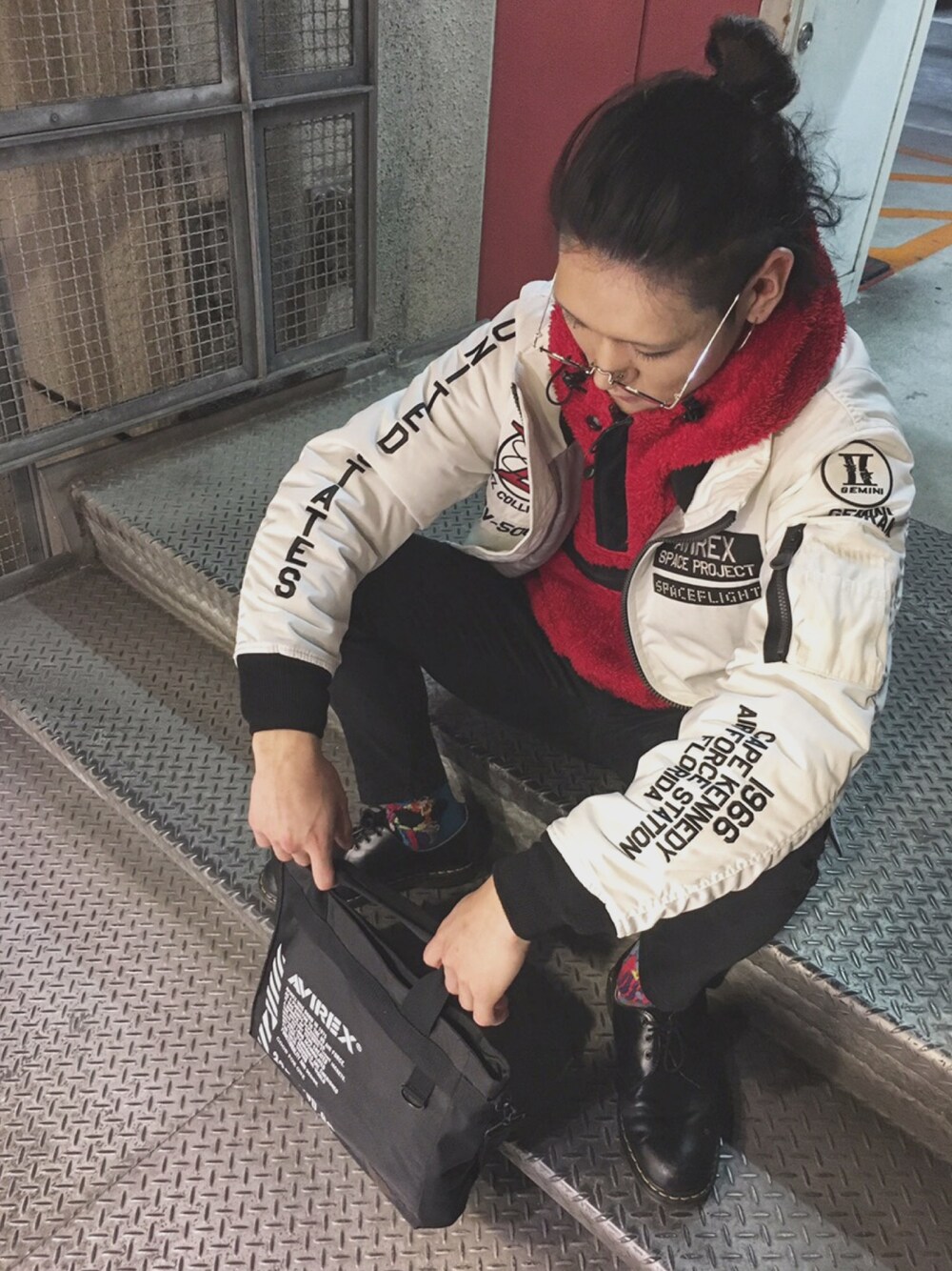 「MA-1、AVIREX、冬コーデ、もこもこ、ootd、もこもこパーカー、ムック本、AVIREXBelle、AVIREX新潟店、GT-10」｜「AVIREXのAVIREX/アヴィレックス/フリース アノラック/FLEECE ANORAK（パーカー、レッド系）」を使った、高田さん（メンズ・181cm）の秋コーディネートの1枚目の写真