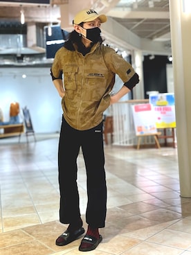 「AVIREX（アヴィレックス）のアイテム（サンダル）」を使った、高田さん（メンズ・181cm）の春コーディネート