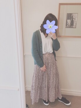 「GU（ジーユー）のティアードフレアロングスカート（フラワーA）（スカート、ベージュ系）」を使った、*Reinaさん（レディース・157cm）の春コーディネート