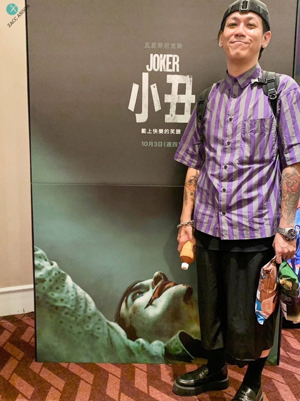 「joker、Taiwan、安神叔叔日常片羽、美容師、秋のコーデ、oversize、ootd、街頭穿搭」｜「HAREのアイテム（その他パンツ、ブラック系）」を使った、顏煜人さん（メンズ・172cm）の秋コーディネートの1枚目の写真