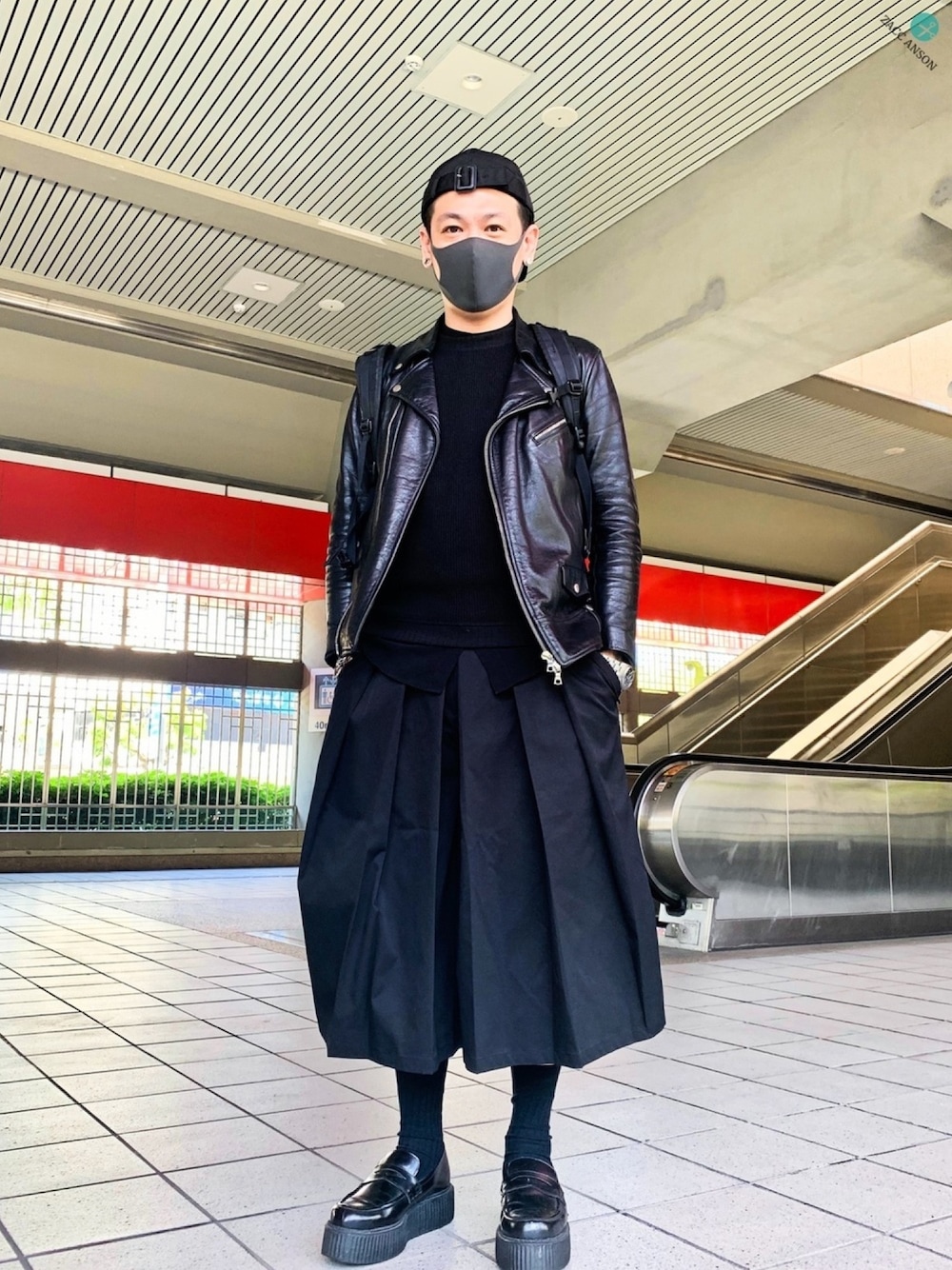 「ootd、士林、袴、Taiwan、zaccanson、拿剪刀寫故事、美容師、黑、安神叔叔日常片羽、black」｜「MagineのSHEEP LEATHER QUILTING LINNING W RIDERS JKT:シープレザー キルティング ライニング Wライダース（ライダースジャケット、ブラック系）」を使った、顏煜人さん（メンズ・172cm）の春コーディネートの1枚目の写真