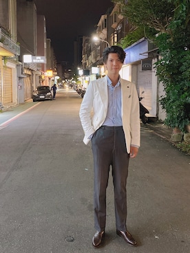 「アイテム（スーツジャケット、ホワイト系）」を使った、Ling-Chiao Huangさん（メンズ・180cm）の秋コーディネート
