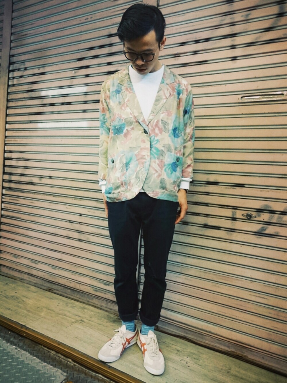 「TWOXPIECE、vintageshop、新竹市文昌街中正台夜市第六街245號、二手救春秋、ootd、vintage、中性、day20161220」｜「TWO PIECE 二手屋のアイテム（テーラードジャケット、その他）」を使った、TWO PIECE 丫撇さん（メンズ・171cm）の冬コーディネートの1枚目の写真
