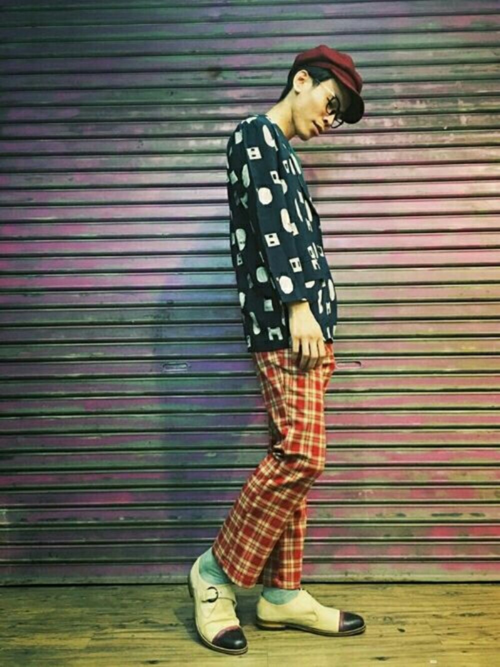「TWOXPIECE、vintageshop、新竹市文昌街中正台夜市第六街245號、二手救春秋、ootd、vintage、nogender、day20161225、英倫、Xmas」｜「無印良品のアイテム（ソックス/靴下、グリーン系）」を使った、TWO PIECE 丫撇さん（メンズ・171cm）の冬コーディネートの1枚目の写真