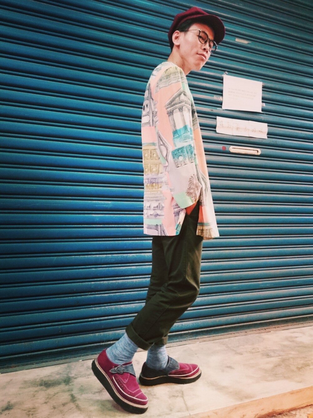 「TWOXPIECE、vintageshop、新竹市文昌街中正台夜市第六街245號、二手救春秋、ootd、vintage、nogender、day20170108」｜「TWO PIECE 二手屋のアイテム（カーディガン/ボレロ、ピンク系）」を使った、TWO PIECE 丫撇さん（メンズ・171cm）の冬コーディネートの1枚目の写真