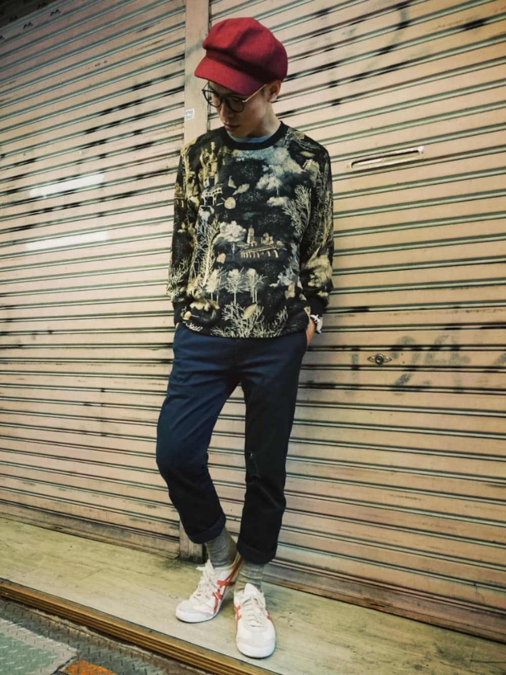 「TWOXPIECE、vintageshop、新竹市文昌街中正台夜市第六街245號、ootd、二手救春秋、冬、vintage、nogender、day20170110」｜「TWO PIECE 二手屋のアイテム（ニット/セーター、ブラック系）」を使った、TWO PIECE 丫撇さん（メンズ・171cm）の冬コーディネートの1枚目の写真