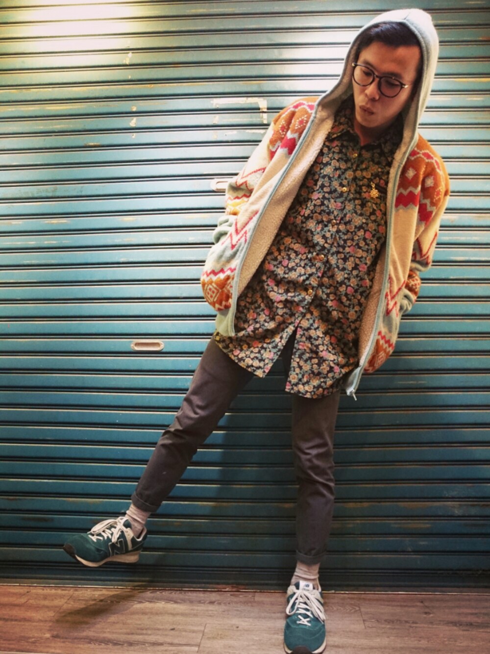 「TWOXPIECE、TWO PIECE 二手屋、新竹市文昌街中正台夜市第六街245號、二手救春秋、ootd、vintage、nogender、古着、古着MIX、casual」｜「TWO PIECE 二手屋のアイテム（シャツ/ブラウス、グリーン系）」を使った、TWO PIECE 丫撇さん（メンズ・171cm）の春コーディネートの1枚目の写真