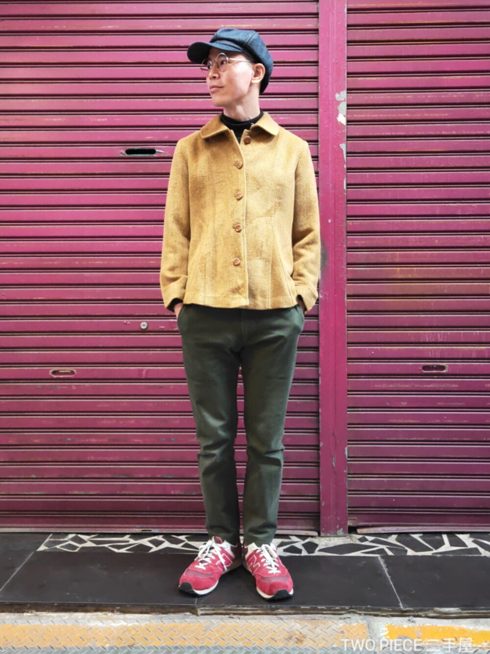 「TWO PIECE 二手屋、台灣、新竹市中正台第六街272號、冬コーデ、冬、ootd、vintage、古着、古着MIX、今日のコーデ」｜「TWO PIECE 二手屋のアイテム（ダッフルコート、イエロー系）」を使った、TWO PIECE 丫撇さん（メンズ・171cm）の冬コーディネートの1枚目の写真