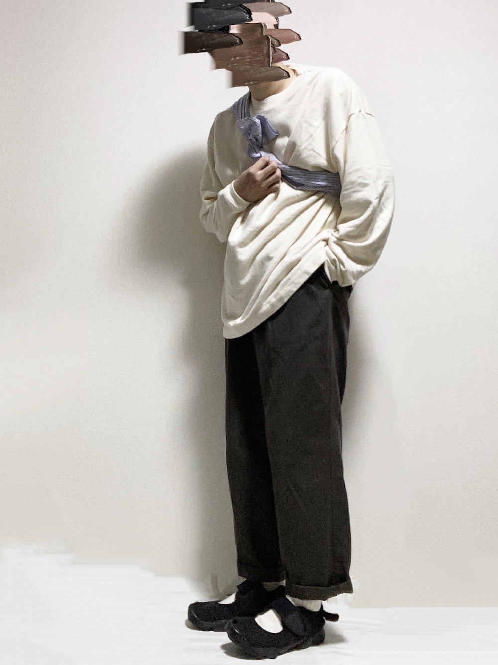 「シンプルスタイル、UNIQLO、ゆるコーデ、ユニクロ、秋のカフェオレコーデ、シンプル、Steven Alan、オーバーサイズ、NIKE、エアリフト」｜「Steven Alanの＜Steven Alan＞ INLAY CREW LONGSLEEVE/ｶｯﾄｿｰ ◆（Tシャツ/カットソー、ホワイト系）」を使った、たくさん（メンズ・175cm）の秋コーディネートの1枚目の写真