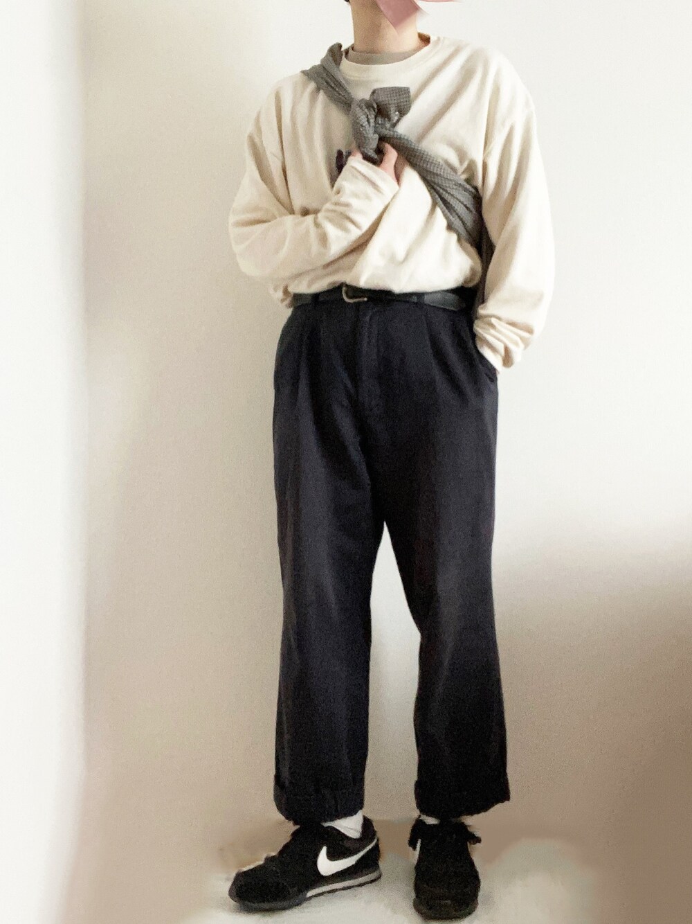 「シンプルコーデ、春服、はるコーデ、チェックシャツ、Steven Alan、NIKE、古着、シンプル、ロンT」｜「Steven Alanの＜Steven Alan＞ INLAY CREW LONGSLEEVE/ｶｯﾄｿｰ ◆（Tシャツ/カットソー、ホワイト系）」を使った、たくさん（メンズ・175cm）の春コーディネートの1枚目の写真