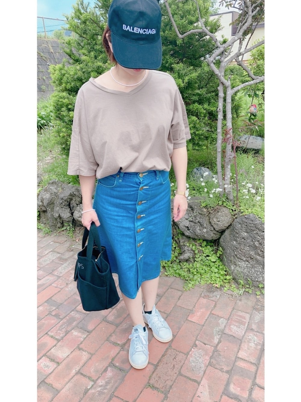 「休日スタイル、大人カジュアル、シンプル、オトナ女子、カジュアル、低身長コーデ、夏コーデ」｜「Leeのアイテム（デニムスカート、ブルー系）」を使った、kokimisanさん（レディース・152cm）の夏コーディネートの1枚目の写真