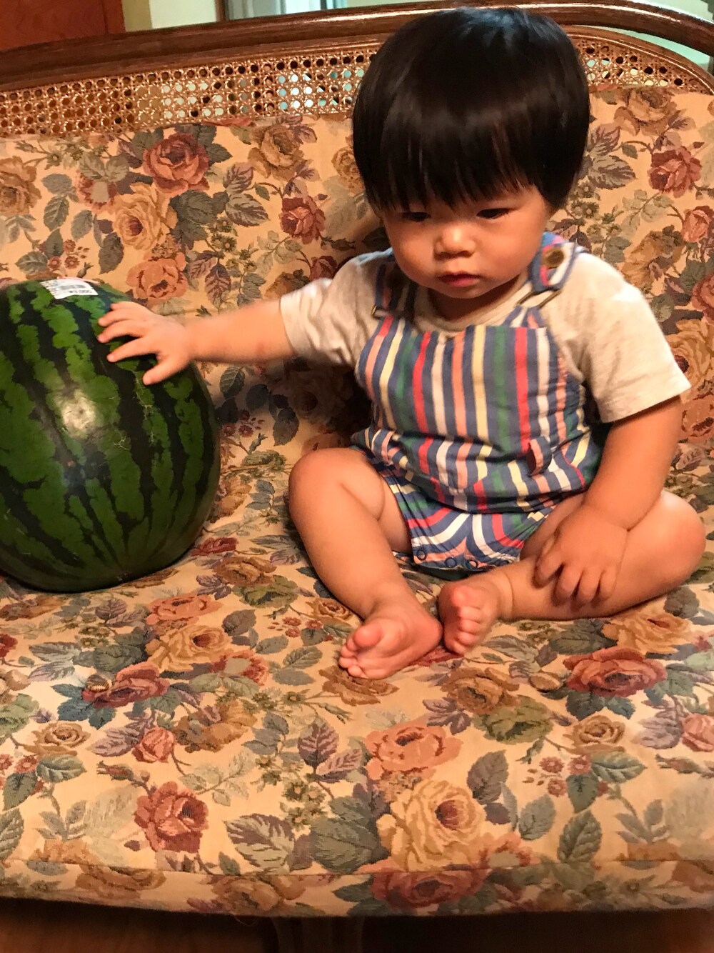 「キッズコーデ、むすこーで、ストライプ、オーバーオール、男の子、無印良品、1歳、たまにはこんな感じ」｜「no brandのアイテム（サロペット/オーバーオール、その他）」を使った、cocotaroさん（キッズ・70cm）の秋コーディネートの1枚目の写真