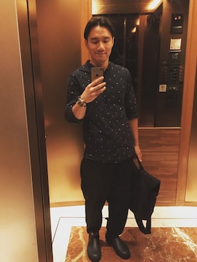 「アイテム（レインシューズ、ブルー系）」を使った、賴奎佑さん（メンズ・165cm）の冬コーディネート