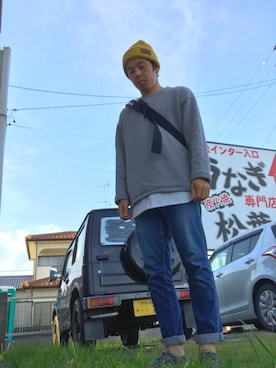 「and wander（アンドワンダー）のアイテム（メッセンジャーバッグ）」を使った、まつさん（メンズ・173cm）の春コーディネート