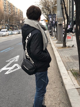 「BALENCIAGA」｜「アイテム（ブルゾン）」を使った、ジルさんさん（メンズ・173cm）の春コーディネート