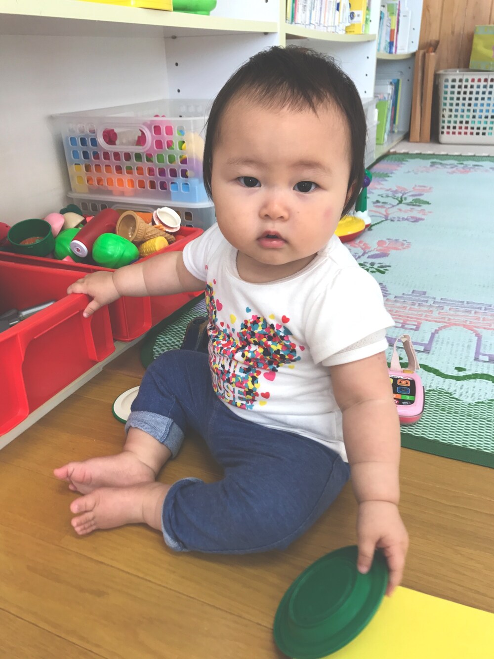 「キッズコーデ、あかちゃんコーデ、おんなのこ、カジュアル、プチプラ」｜「西松屋のアイテム（ママ＆ベビー、ホワイト系）」を使った、mon.157cmさん（キッズ・60cm）の夏コーディネートの1枚目の写真